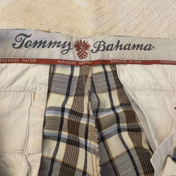 Tommy Bahama Men’s Shorts. Waist Size is 35”. Beautiful Multi Color Design. - Picture 7 of 7